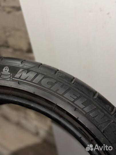 Michelin Pilot Super Sport 275/35 R19 100Y