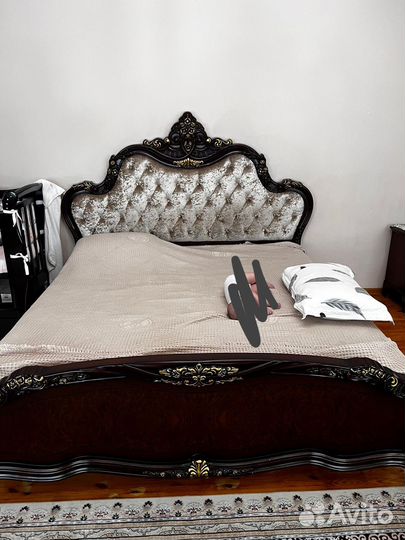 Спальный гарнитур