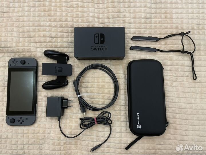 Nintendo Switch + 8 игр