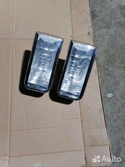 Противотуманная фара левая Toyota LC200