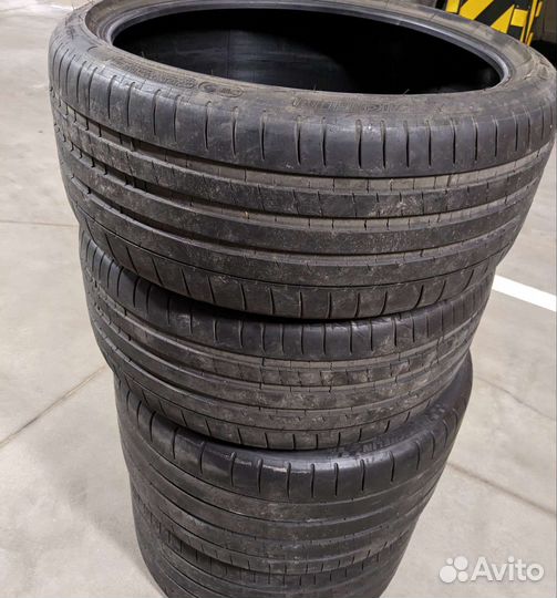 Michelin Pilot Super Sport 245/35 R20 и 305/30 R20 104Y