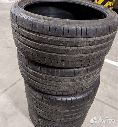 Michelin Pilot Super Sport 245/35 R20 и 305/30 R20 104Y