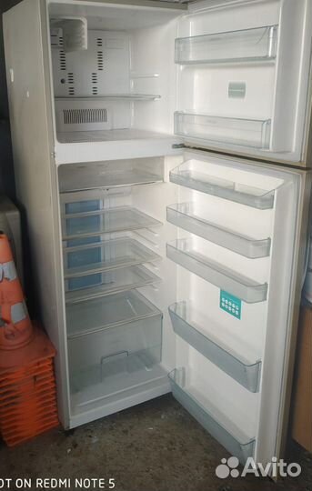 Продам холодильник