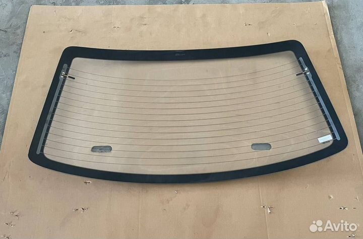 Стекло заднее (с обогревом) на Hyundai Sonata