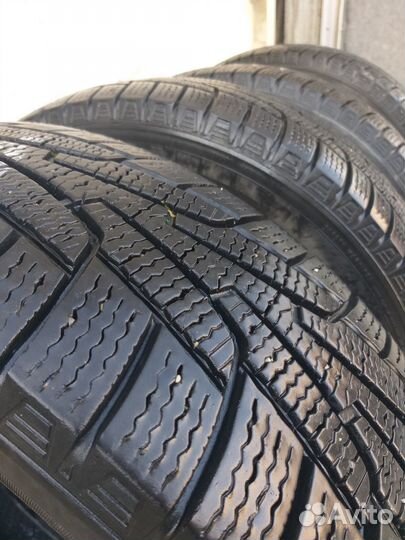 Kumho I'Zen KW31 215/70 R16