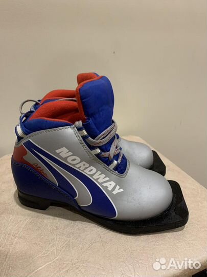 Лыжные ботинки р.30