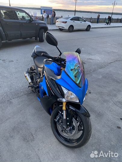 Suzuki GSX-S 1000f