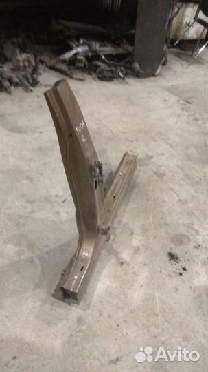 Порог Nissan Tiida