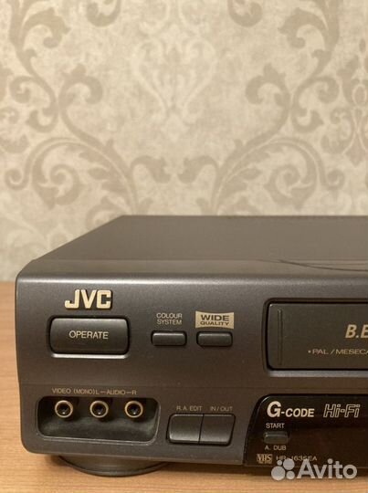 Видеомагнитофон JVC HR-j635EA