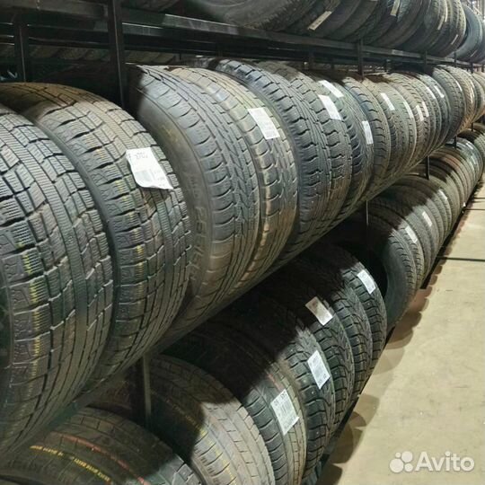 Goodyear UltraGrip Ice Arctic SUV 215/65 R17 99T