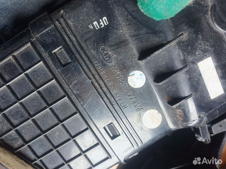 Воздуховод салона Kia Sorento SUV 2.5 D4CB 2009