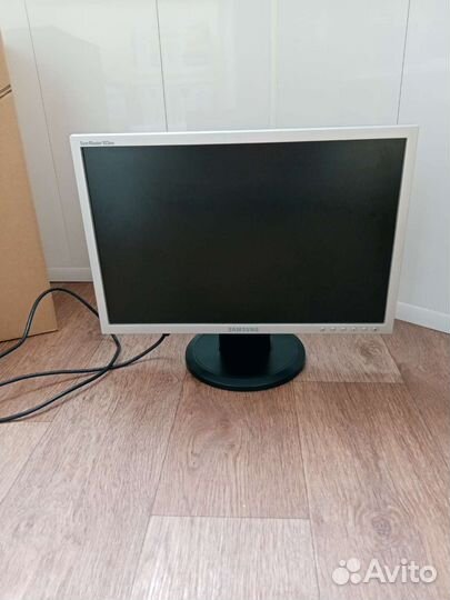 Монитор Samsung syncmaster