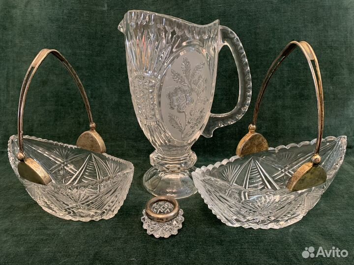 Хрустальный кувшин, солонка, ладья