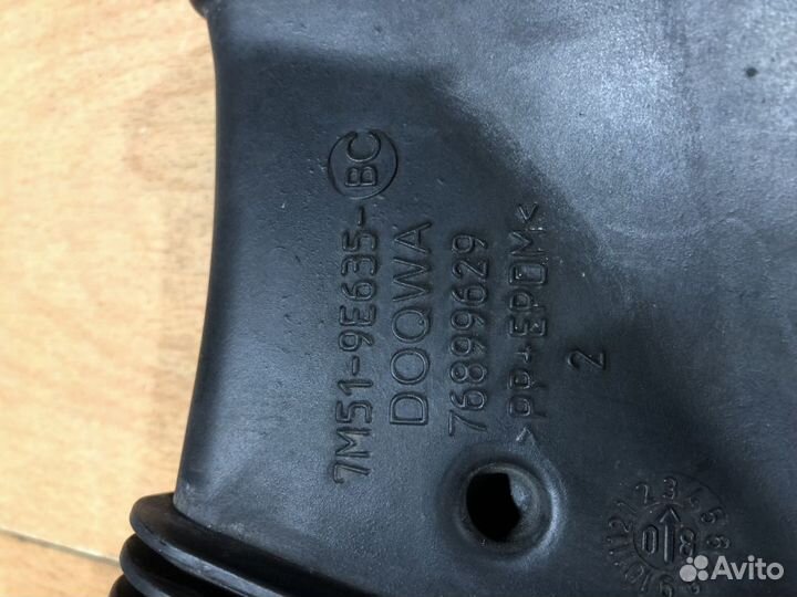 Патрубок воздушного фильтра Форд Фокус 2