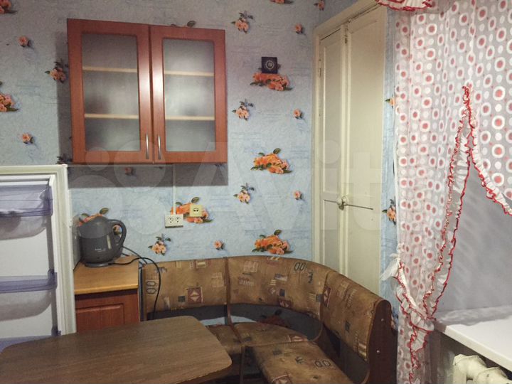 2-к. квартира, 42 м², 3/3 эт.