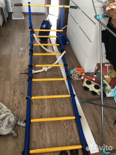 Шведская стенка с турником и брусьями