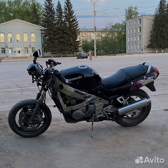 Kawasaki zzr 400-2