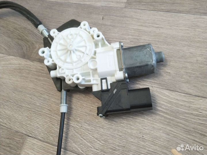 Стеклоподъемник элек задний лев Mitsubishi Colt 6