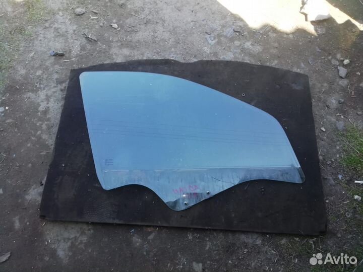 Стекло двери перед прав зад лев Рено Логан 1
