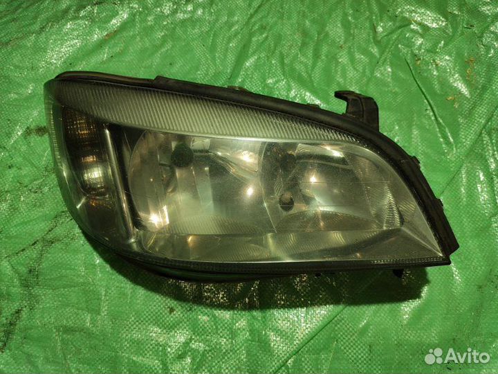 Фара правая Opel Zafira A 1.8 2000