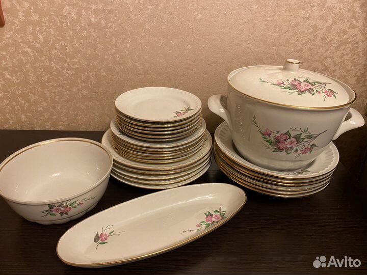 Сервиз столовый тарелки