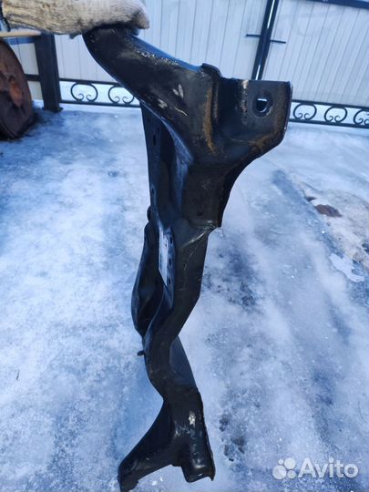 Подрамник на lancer 9