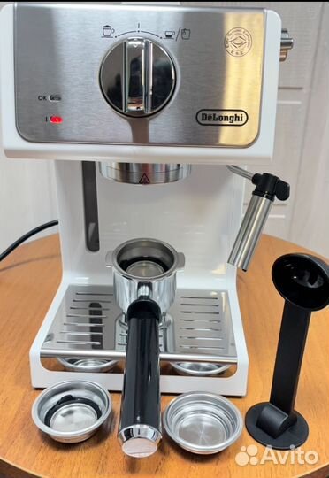 Новая Рожковая кофеварка delonghi