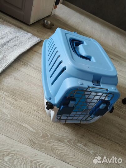 Переноска для кошек и маленьких собак