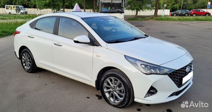 Автоинструктор, инструктор по вождению