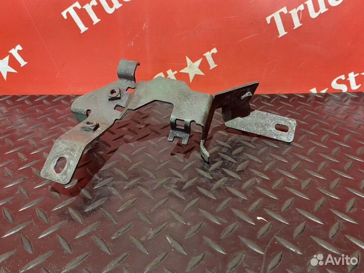 Кронштейн трубок компрессора Volvo FH