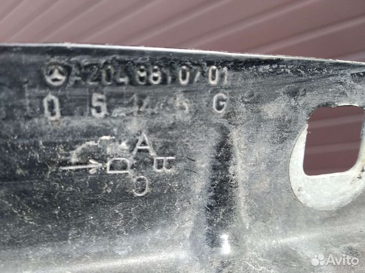 Mersedes GLK X204 Крыло левое оригинал