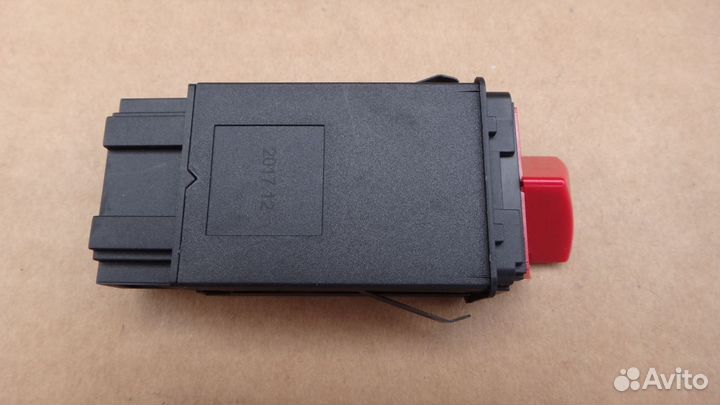 Кнопка аварийной сигнализации Ауди А6 С5