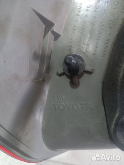 Фонарь задний правый Lexus IS II