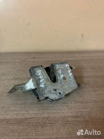 Замок задний правый BMW 5-серия E34