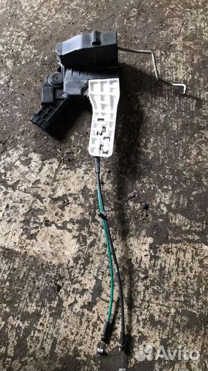 Замок двери передней правой для Kia Magentis 2005