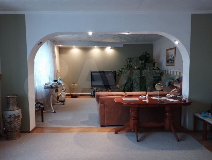 Дом 205,7 м² на участке 10 сот.