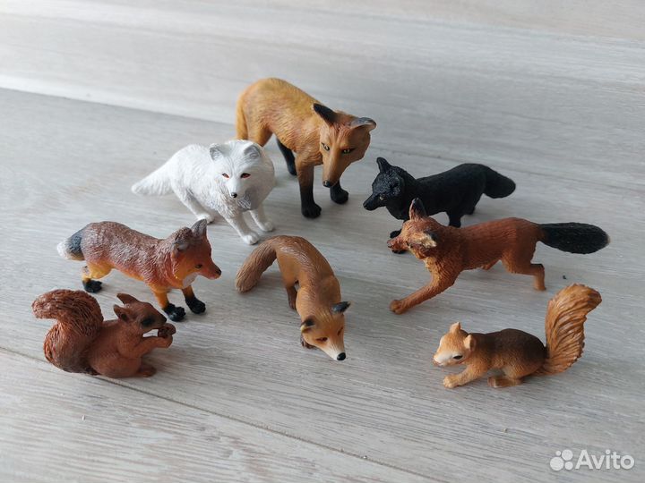 Фигурки животных Schleich, safari лисы, еноты и др