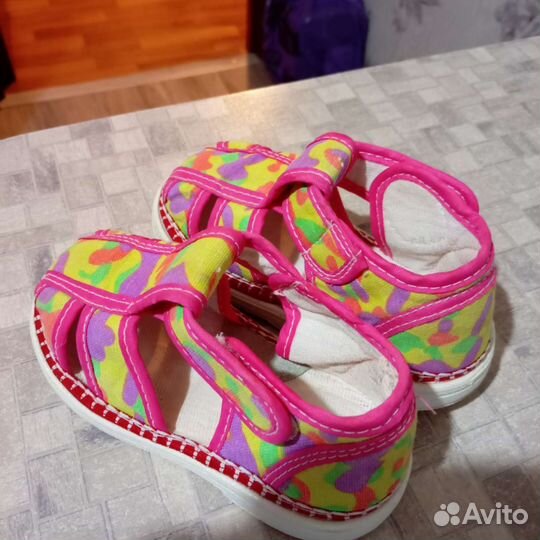 Сандалии для девочки