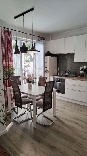 2-к. квартира, 66 м², 4/10 эт.