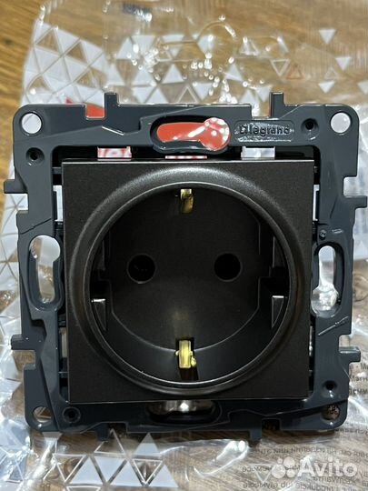 Розетка Legrand Structura