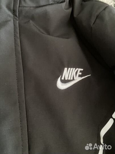 Новая куртка nike