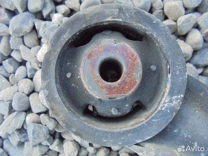 Крепление редуктора Toyota Corolla Fielder NZE124