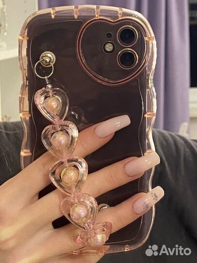 Чехол на iPhone 11 розовый с сердечками