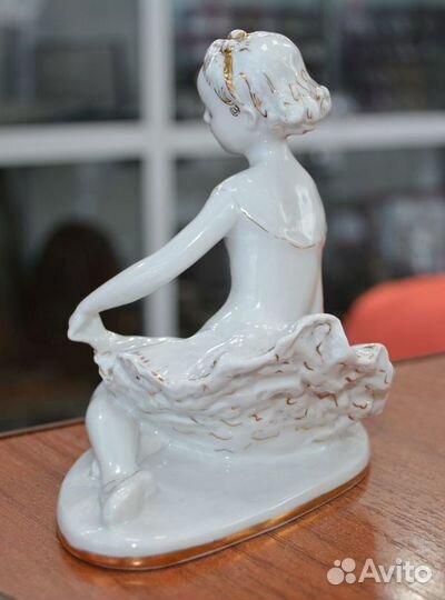 Фарфоровая статуэтка- юная балерина. машенька лфз