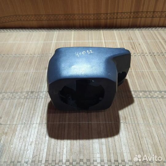 Кожух рулевой колонки передний правый Nissan