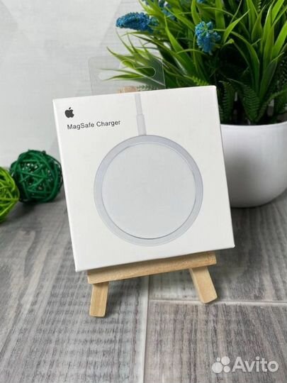Беспроводная зарядка MagSafe для iPhone