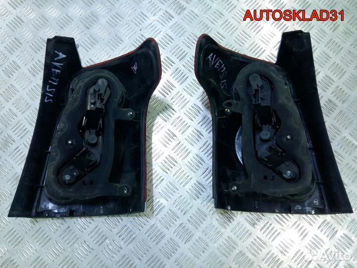 Фонарь задний Toyota Avensis 2 Универсал дорест