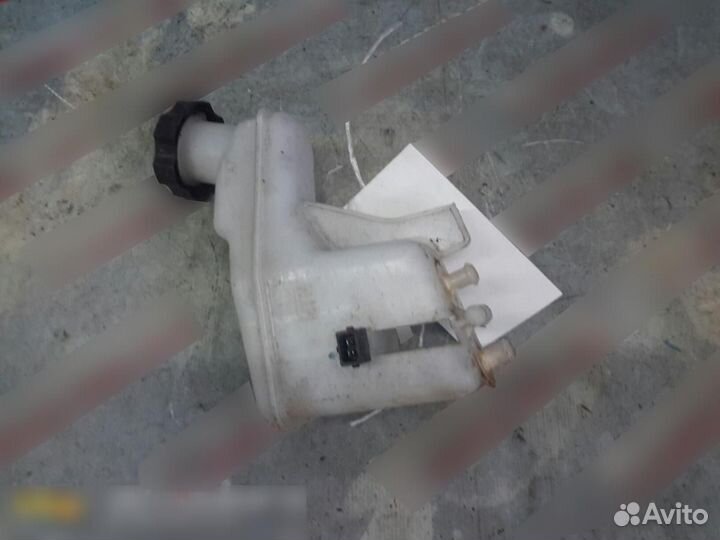 Бачок главного тормозного цилиндра Kia Sportage 20