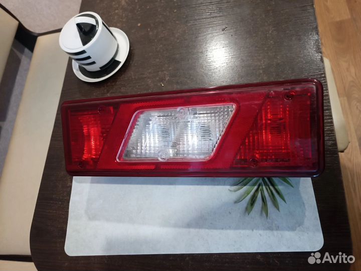 Фонарь правый