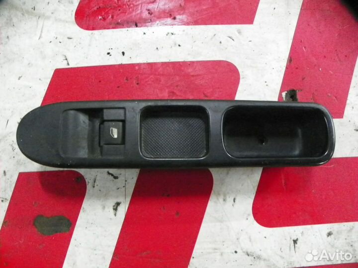 Кнопка стеклоподъемника Citroen C3 Picasso